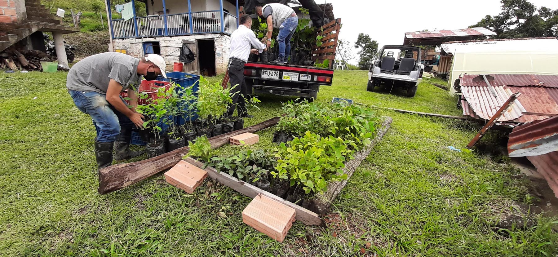 Farmer training in Colombia to increase economic and
environmental sustainability